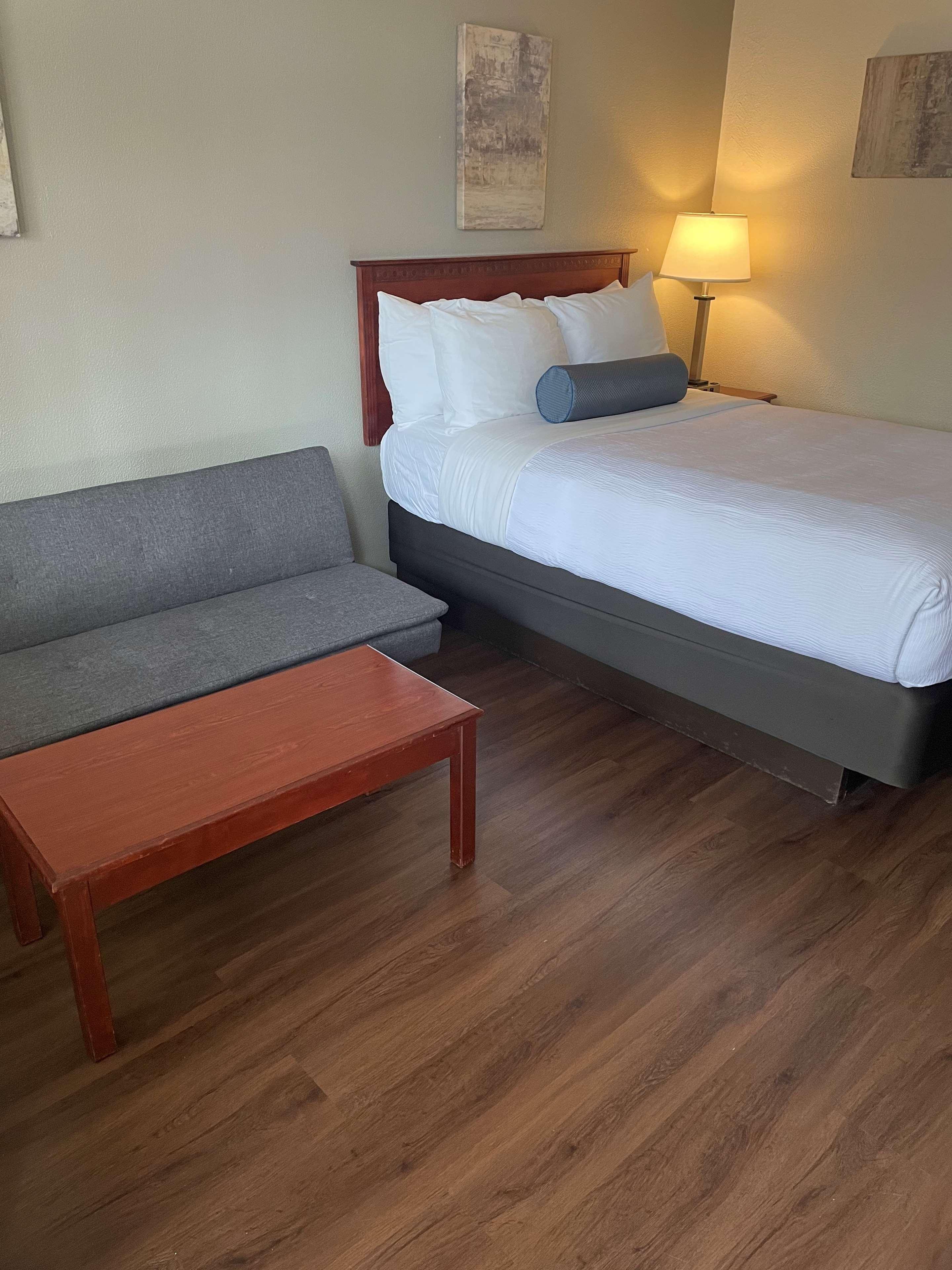 Surestay Plus By Best Western Woodbury Inn Bagian luar foto