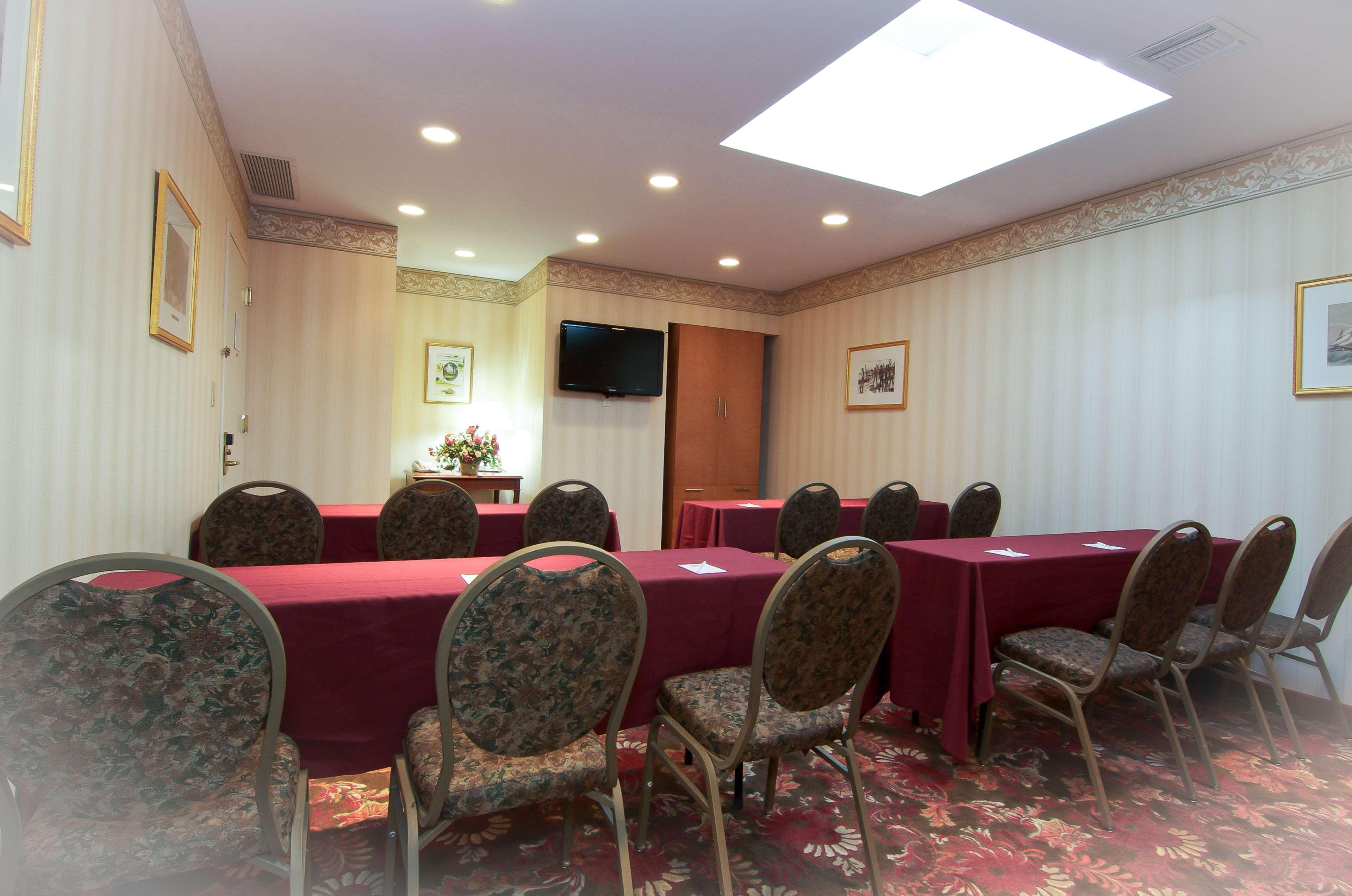 Surestay Plus By Best Western Woodbury Inn Bagian luar foto