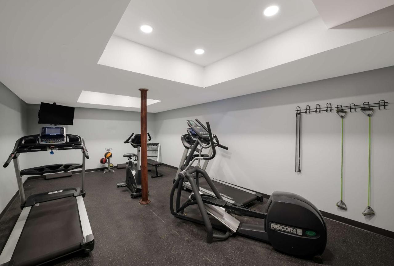 Surestay Plus By Best Western Woodbury Inn Bagian luar foto