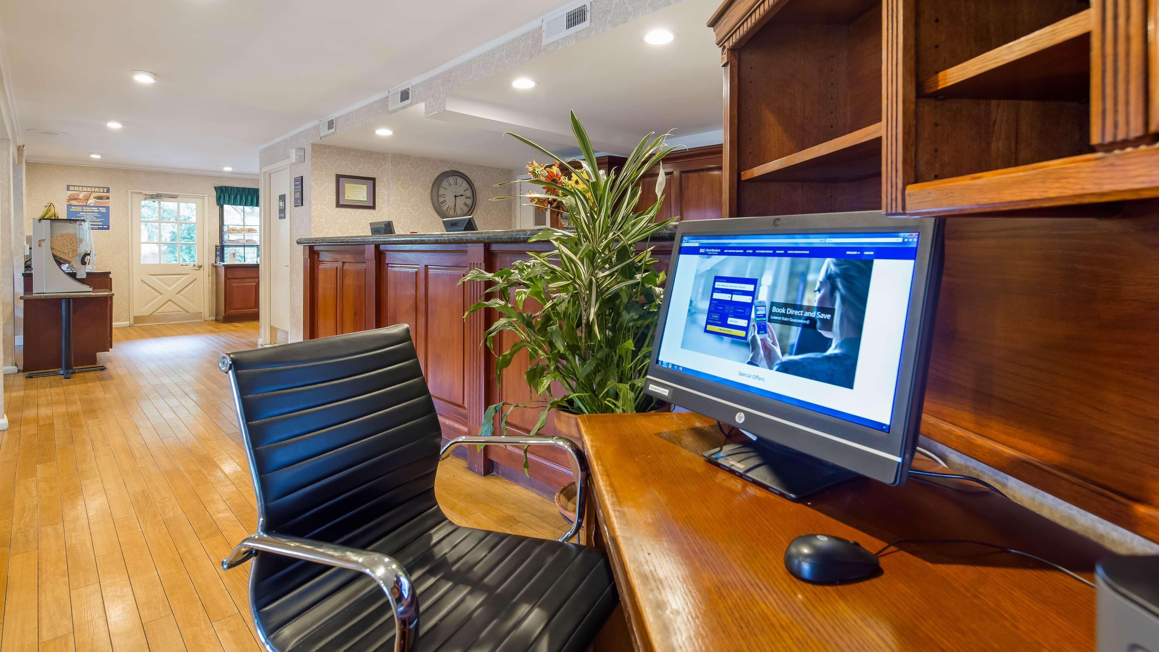 Surestay Plus By Best Western Woodbury Inn Bagian luar foto
