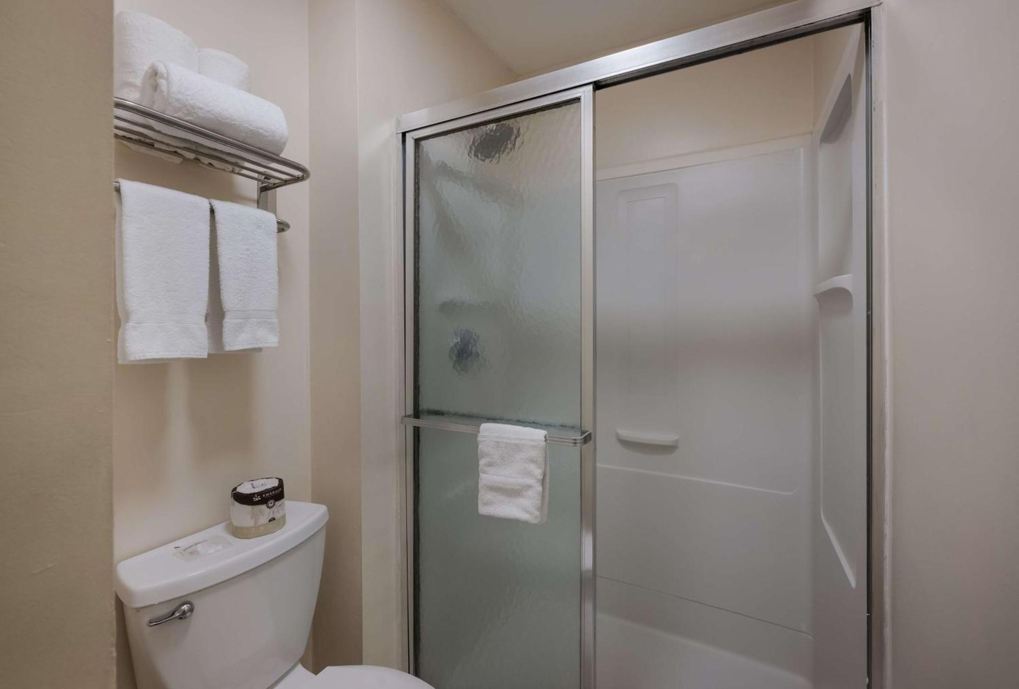 Surestay Plus By Best Western Woodbury Inn Bagian luar foto