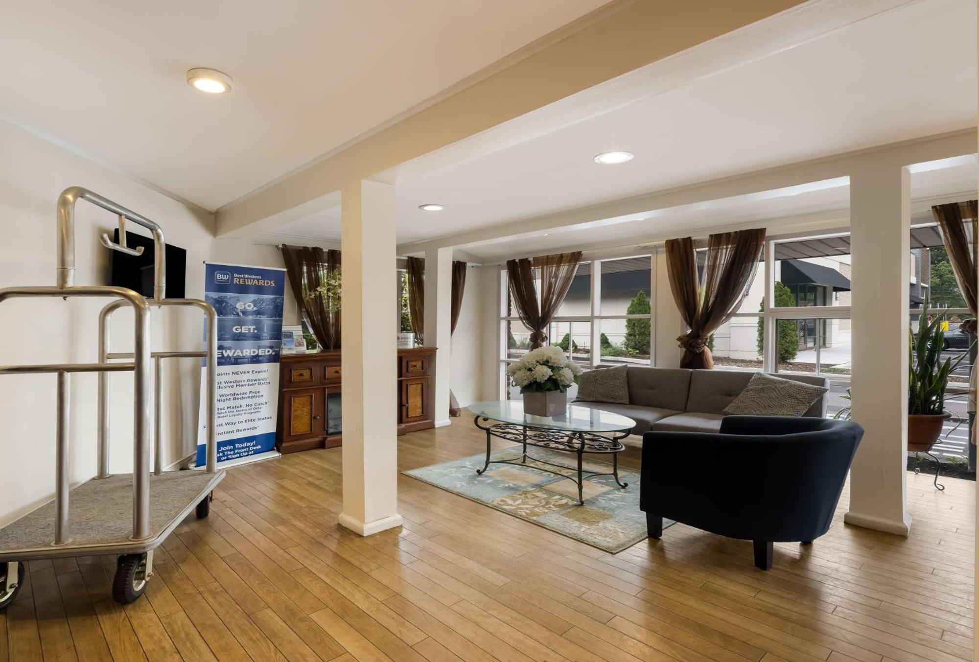 Surestay Plus By Best Western Woodbury Inn Bagian luar foto